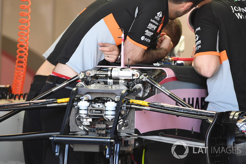 Детали передней подвески Force India VJM10