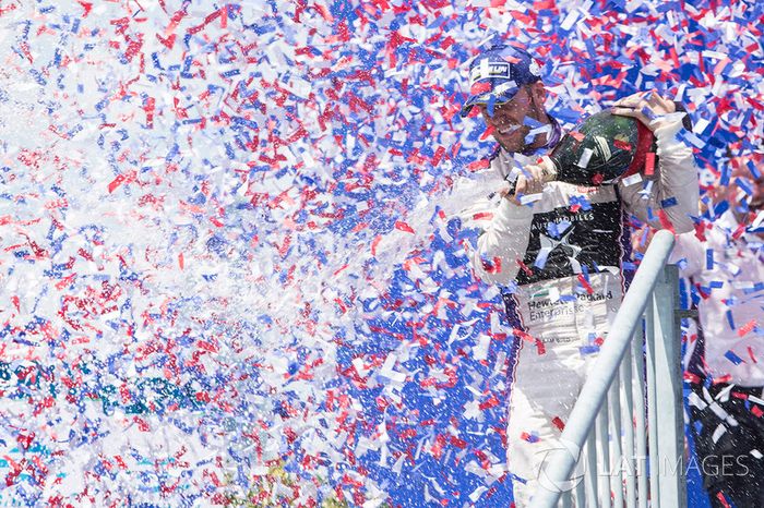Podio: ganador Sam Bird, DS Virgin Racing