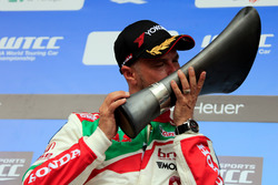 Podyum: Tiago Monteiro, Honda Racing Team JAS, Honda Civic WTCC