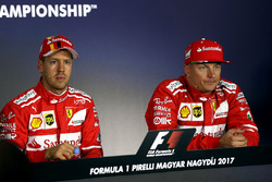 Обладатель поула Себастьян Феттель, второе место – Кими Райкконен, Ferrari