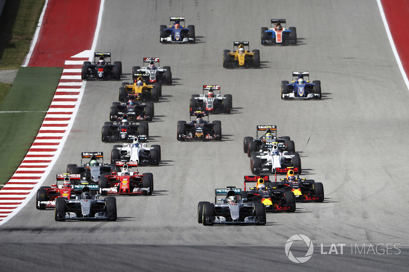 Lewis Hamilton, Mercedes-Benz F1 W07 leads Nico Rosberg, Mercedes-Benz F1 W07 at the start of the race