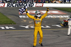 Race winner Kyle Busch, Joe Gibbs Racing