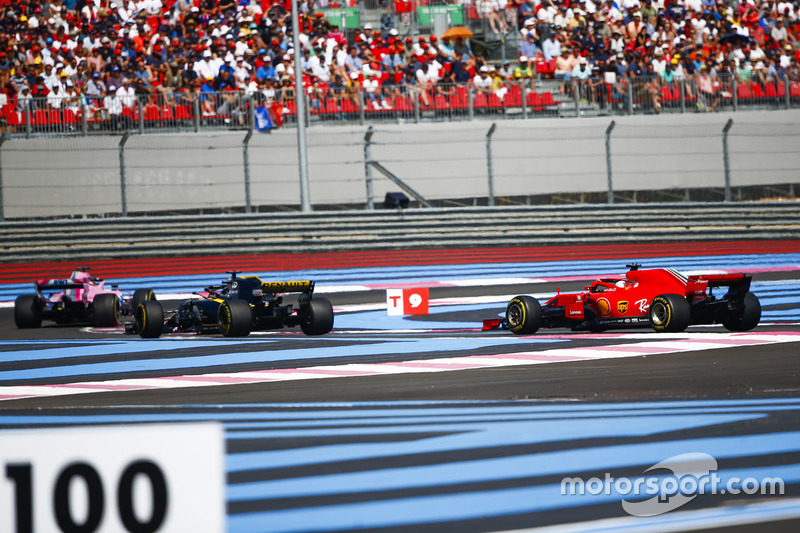 Sergio Perez, Force India VJM11, Nico Hulkenberg, Renault Sport F1 Team R.S. 18 y Sebastian Vettel, Ferrari SF71H