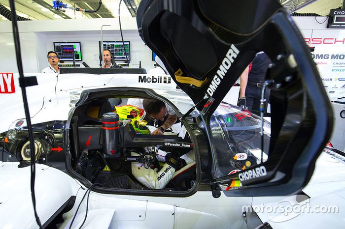 #1 Porsche Team Porsche 919 Hybrid: Pietro Fittipaldi