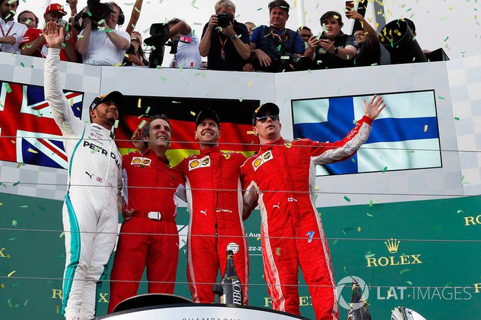 Podio: segundo lugar Lewis Hamilton, Mercedes AMG F1, ganador de la carrera, Sebastian Vettel, Ferrari, y tercer lugar Kimi Raikkonen, Ferrari,