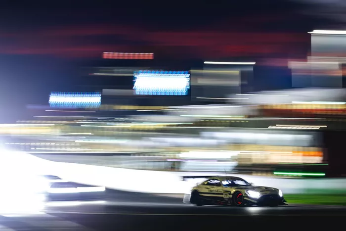 N.º 77 Mercedes-AMG Team Craft Bamboo Racing Mercedes-AMG GT3 EVO: Maximilian Gotz, Ralf Aron, Lucas Auer 
