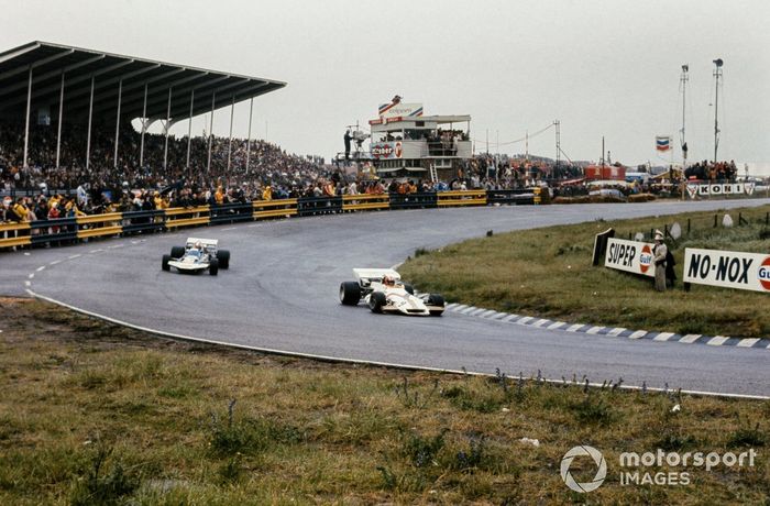 Jo Siffert, BRM P160, Rolf Stommelen, Surtees TS9 Ford