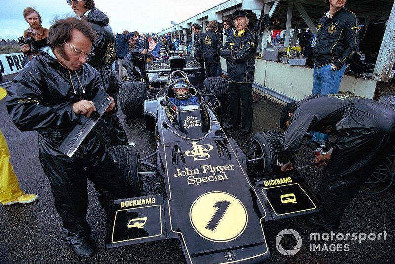 Gallery: Black and gold liveries in F1