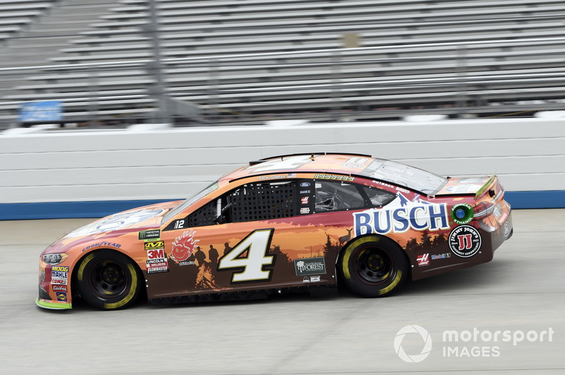 2. Kevin Harvick, Stewart-Haas Racing, Ford Fusion Busch Outdoors