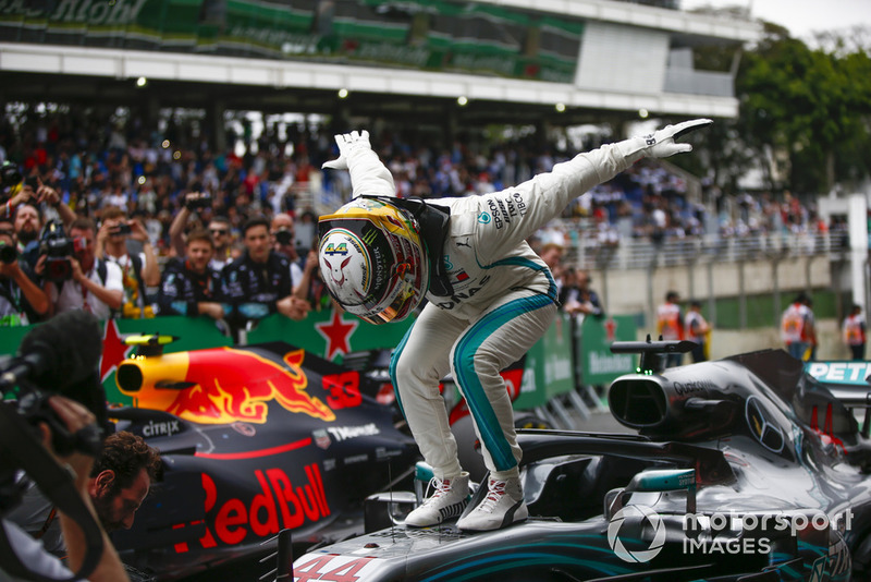 Победитель Льюис Хэмилтон, Mercedes AMG F1