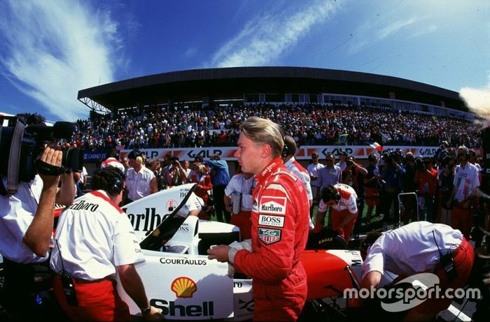 Mika Hakkinen en su primera carrera con el McLaren Ford
