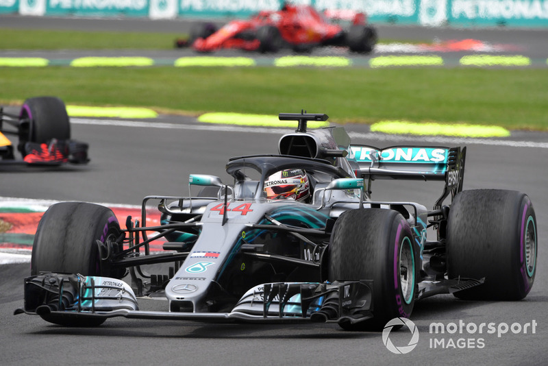 Hamilton se quejó de ampollas en los neumáticos toda la carrera