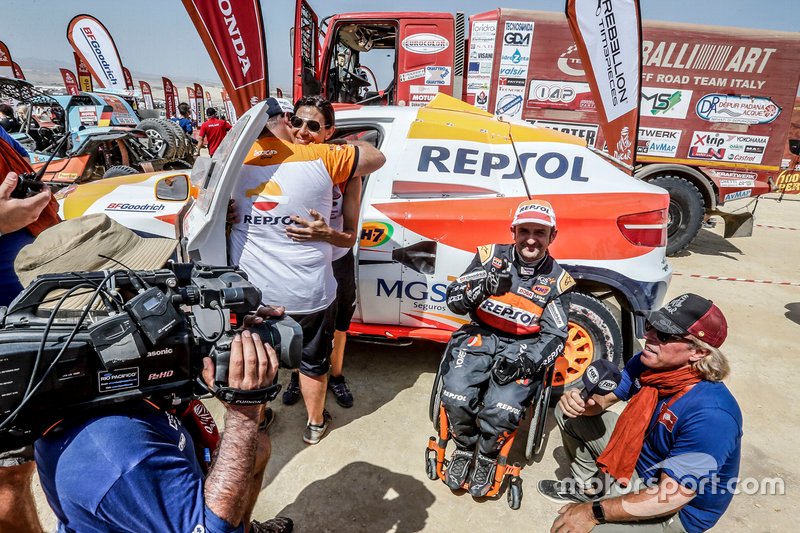 #324 Repsol Rally Team: Ісідре Естеве, Чема Вільялобос