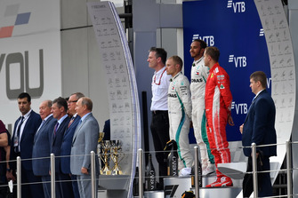 Podyum: James Allison, Mercedes AMG F1 Teknik Direktörü, 2. Valtteri Bottas, Mercedes AMG F1, Yarış galibi Lewis Hamilton, Mercedes AMG F1, 3. Sebastian Vettel, Ferrari
