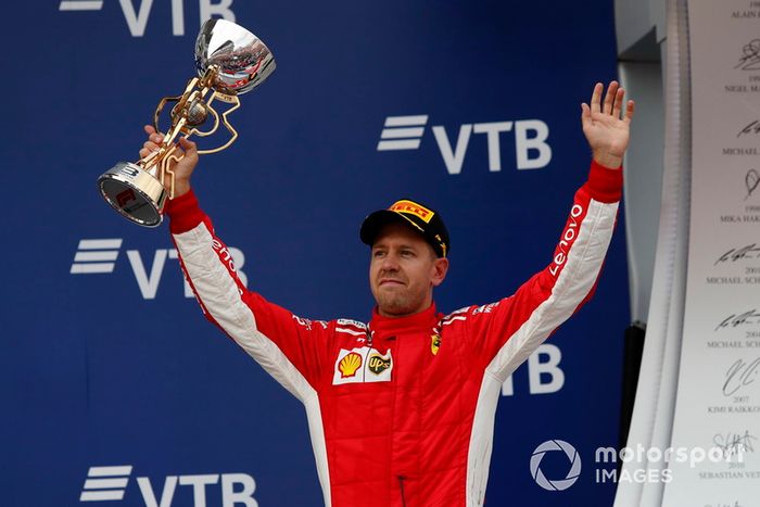 Podio: J tercer lugar Sebastian Vettel, Ferrari 