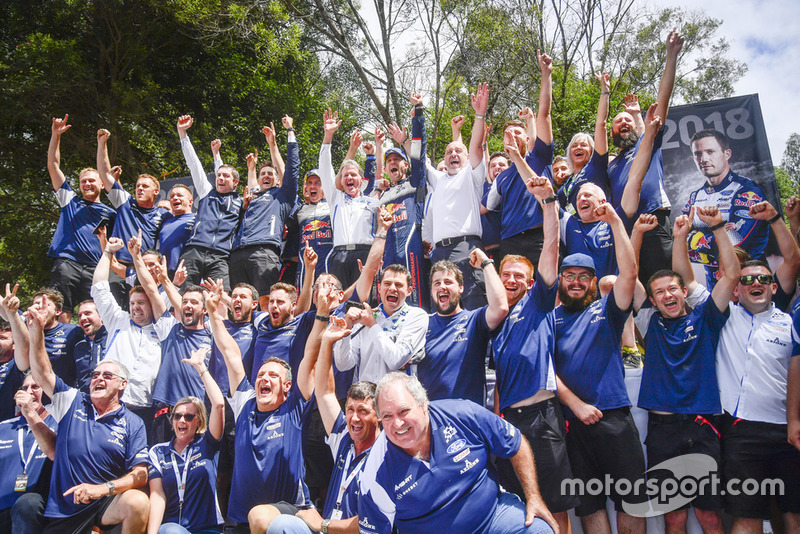 Чемпіони світу 2018 Себастьян Ож'є та Жюльєн Інграссія, Ford Fiesta WRC, M-Sport Ford, та Малкольм Вілсон