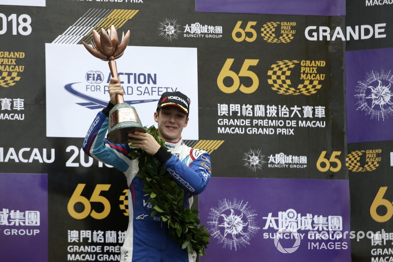 Photos - Sacha Fenestraz (Carlin) porte les couleurs de Vaillante à Macao