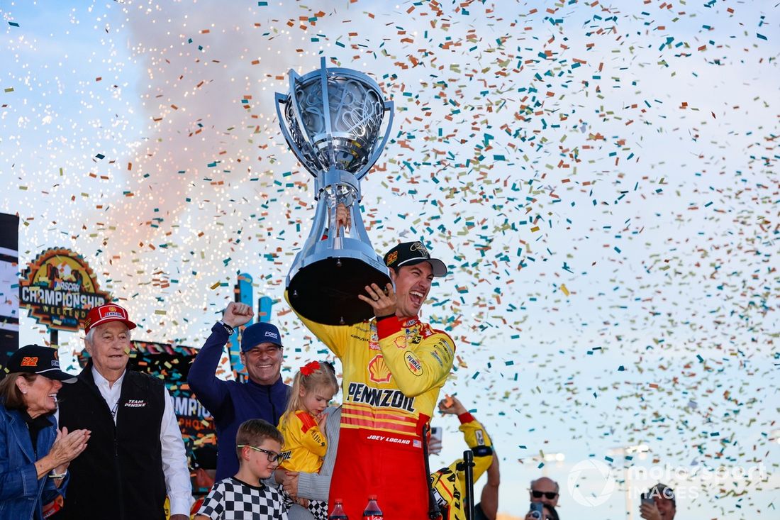 Joey Logano, Team Penske, Shell Pennzoil Ford Mustang
