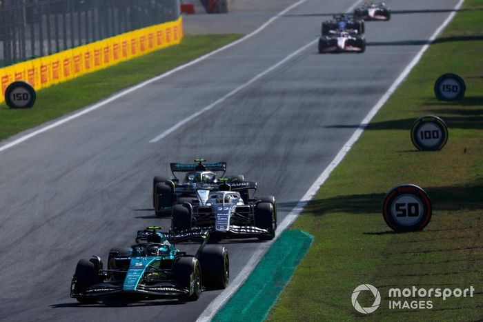 Sebastian Vettel, Aston Martin AMR22, Yuki Tsunoda, AlphaTauri AT03 AT03, Lewis Hamilton, Mercedes W13