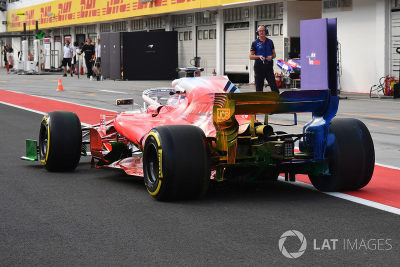 Robert Kubica, Williams FW41, con parafina en todo el coche