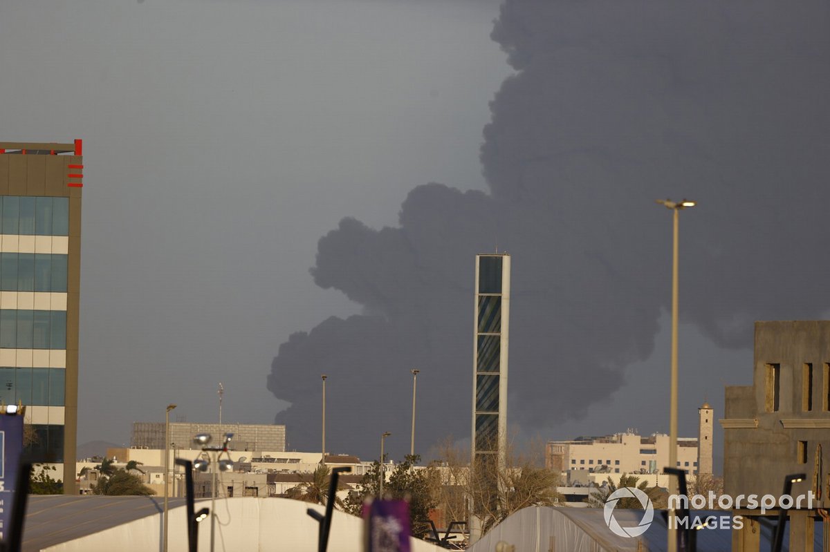 Smoke in the sky of Jeddah