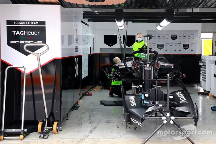 TAG Heuer Porsche Formula E Team garaje