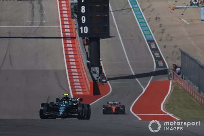 Fernando Alonso, Aston Martin AMR23, Charles Leclerc, Ferrari SF-23