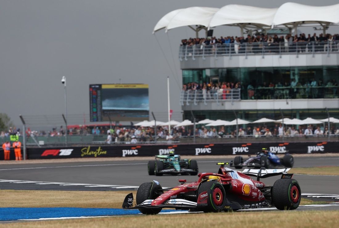 Lewis Hamilton, Ferrari, Fernando Alonso, Aston Martin Racing