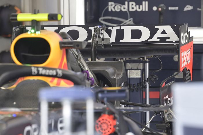 Detalle del alerón trasero del Red Bull Racing RB16B