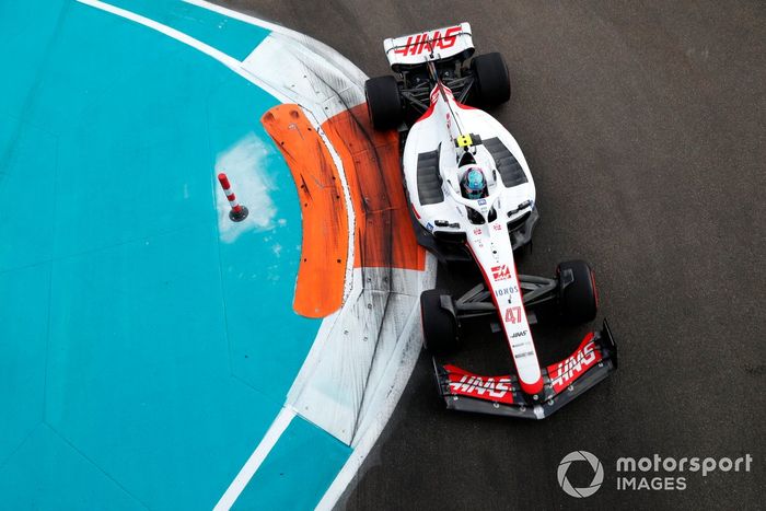 Mick Schumacher, Haas VF-22