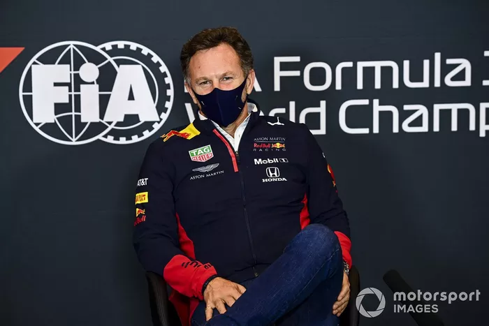 Christian Horner, director del equipo, Red Bull Racing, en la conferencia de prensa