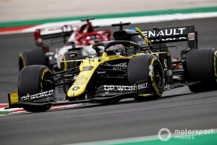 Daniel Ricciardo, Renault F1 Team R.S.20, Kimi Raikkonen, Alfa Romeo Racing C39