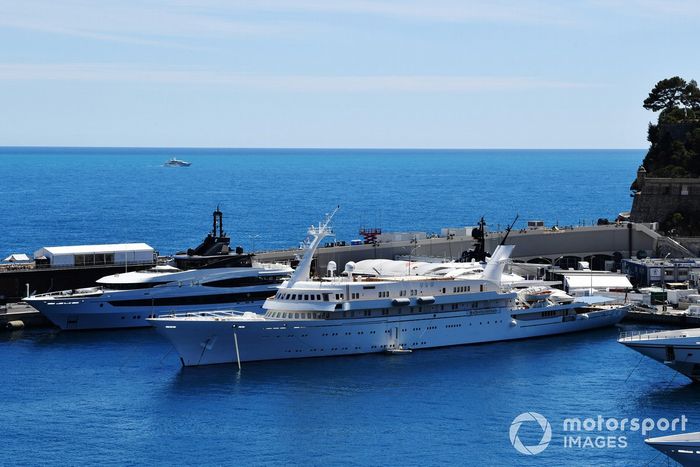 El yate Atlantis II y otros más en el GP de Mónaco