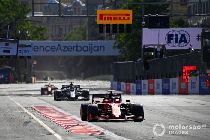 Charles Leclerc, Ferrari SF21, Pierre Gasly, AlphaTauri AT02