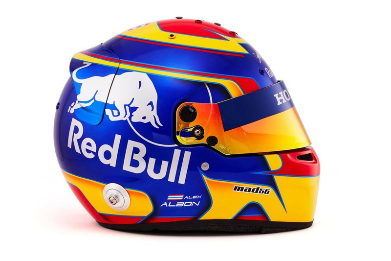 Шлем пилота Toro Rosso Александра Элбона