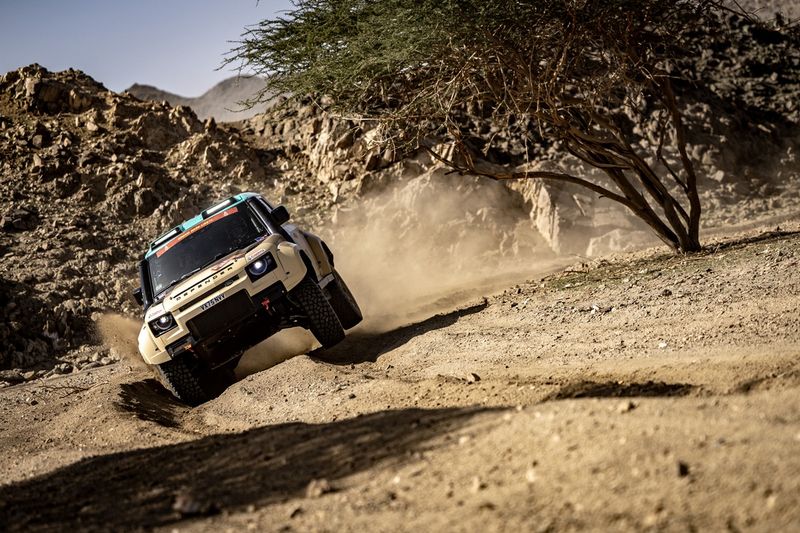 #502 Defender Rally, Defender D7X-R: Rokas Baciuska, Oriol Vidal 