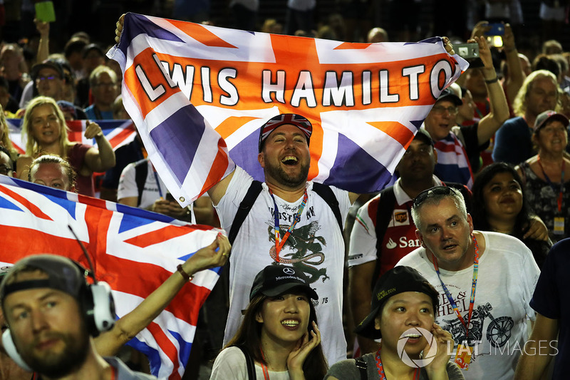 Lewis Hamilton, Mercedes AMG F1 fans celebrate