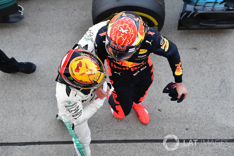 Race winner Lewis Hamilton, Mercedes AMG F1 celebrates in parc ferme with Max Verstappen, Red Bull Racing