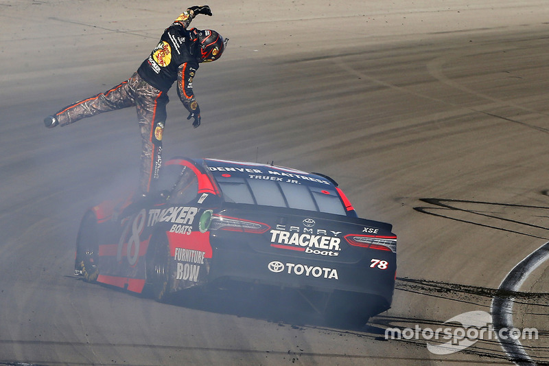 7. Ganador Martin Truex Jr., Furniture Row Racing Toyota