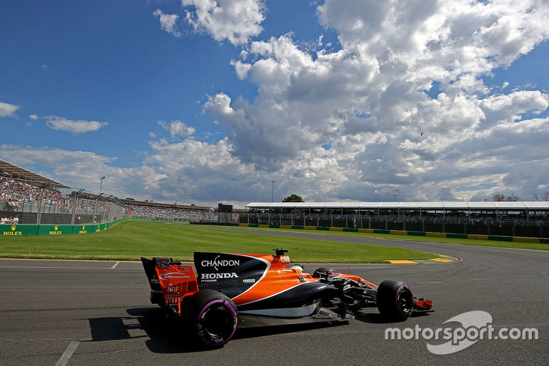 Fernando Alonso, McLaren, MCL32