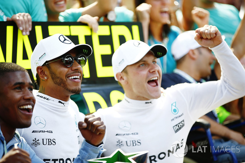 Em Monza, conduziu tranquilamente para completar a dobradinha com Hamilton.