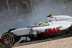 Esteban Gutierrez, Haas F1 Team VF-16 runs out