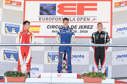 Podium: Race winne Colton Herta, Carlin Motorsport; second place Leonardo Pulcini, Campos Racing; third place Damiano Fioravanti, RP Motorsport