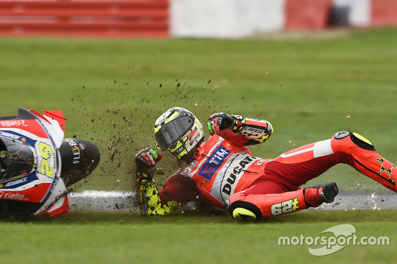 Andrea Iannone, Ducati Team crash