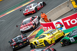 #00 AMG-Team Black Falcon, Mercedes AMG-GT3: Yelmer Buurman, Maro Engel, Bernd Schneider