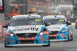 Scott McLaughlin, Garry Rogers Motorsport Volvo and James Moffat, Garry Rogers Motorsport Volvo