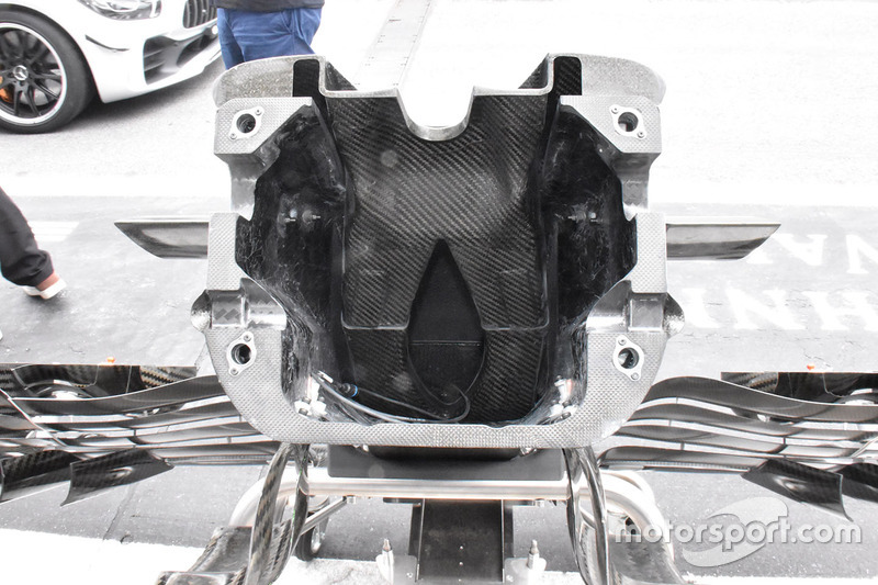 Scuderia Toro Rosso STR13 nose detail