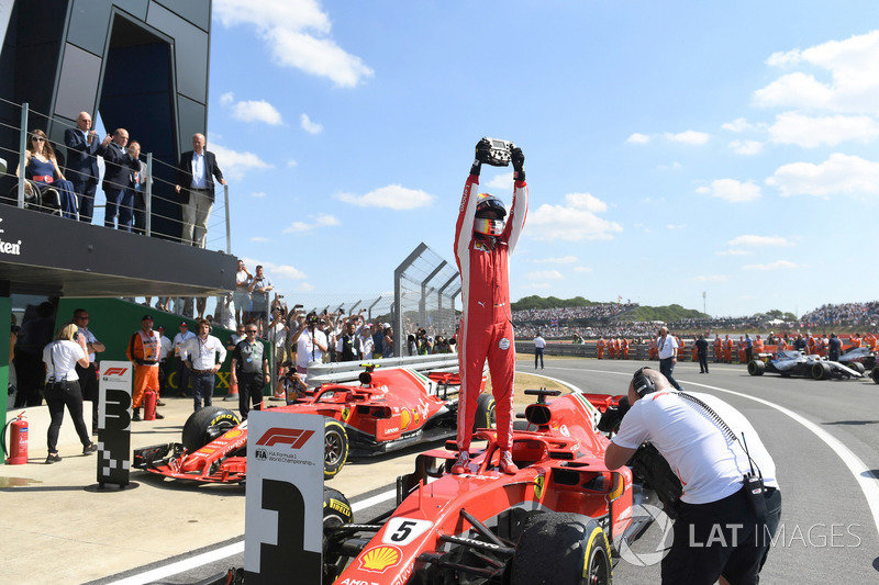 Sebastian Vettel, Ferrari SF71H, dans le parc fermé