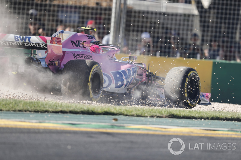 Esteban Ocon, Force India VJM11, sort de piste