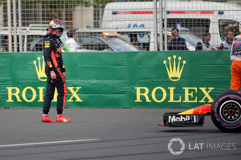 Max Verstappen, Red Bull Racing s'en va après son abandon